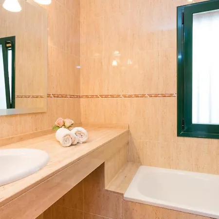 Villa- Gloria 2 *
